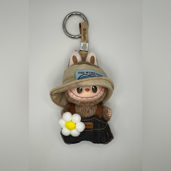 Labubu - Fall In Wild clothes for Pin for Love - Picture 2 of 5